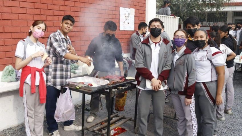 Secundaria de Monterrey imparte taller para preparar una carnita asada y se vuelve viral