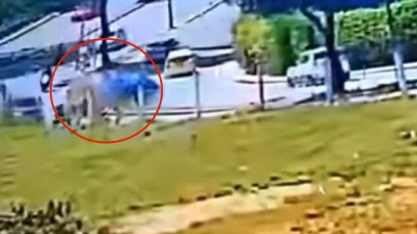 VIDEO | El brutal choque de un auto deportivo contra contra un camellón que dejó un muerto