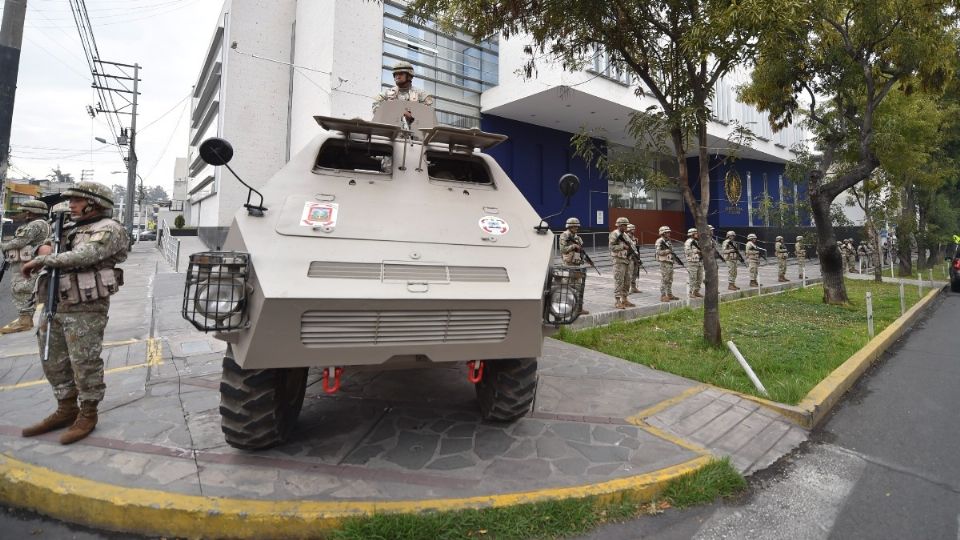 Soldados montaban guardia en Arequipa, Perú