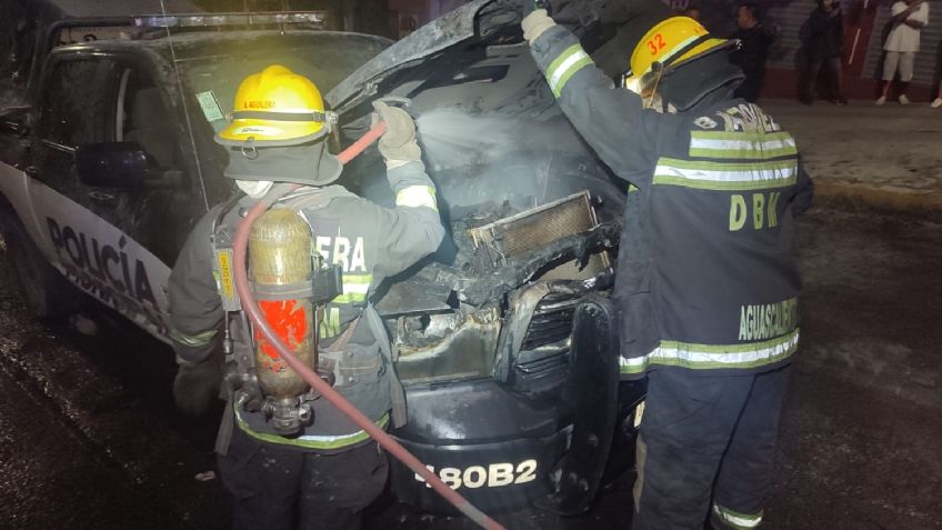 Se incendia patrulla por falla eléctrica en el motor