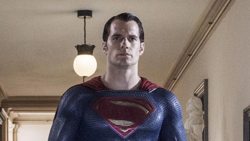 5 FOTOS que dejan claro que Henry Cavill es el mejor Superman de la historia