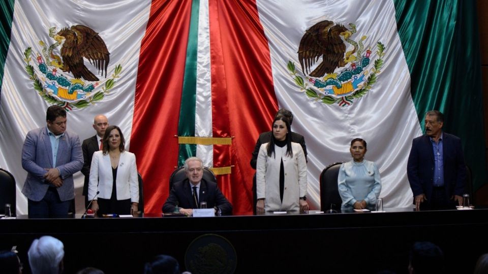 El Senado de la República, con el anunció de la fracción parlamentaria del PEVM, de que renunciarán a la llamada cláusula “de vida eterna”