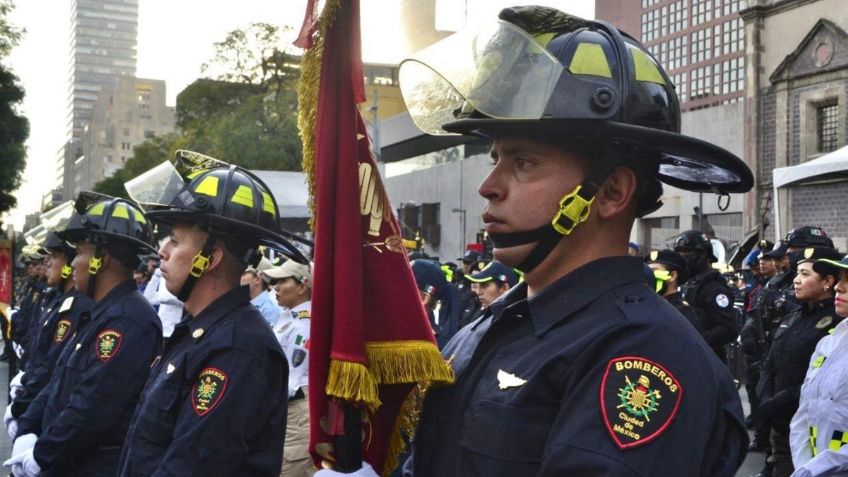 CDMX celebra el Día del Policía con desfile, autoridades reconocen disminución de delitos de alto impacto