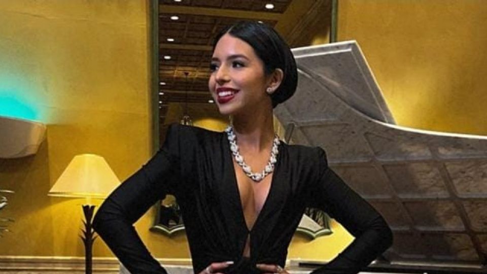 Ángela Aguilar se robó todas las miradas con su look.