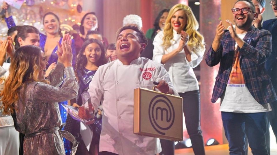 Ricardo Peralta gana la segunda temporada de 'MasterChef Celebrity'