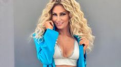 FOTOS | Anette Cuburu impone moda con sensual top azul con brillitos perfecto para el invierno