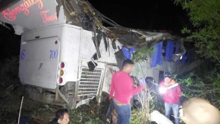 En FOTOS:  aumentó a 36 heridos y 3 muertos el accidente en un barranco de la carretera Tuxtepec-Oaxaca