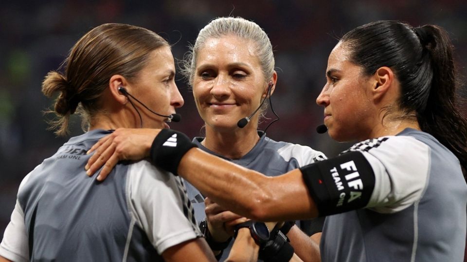 La terna de árbitros mujeres en un Mundial de Fútbol, un hecho histórico