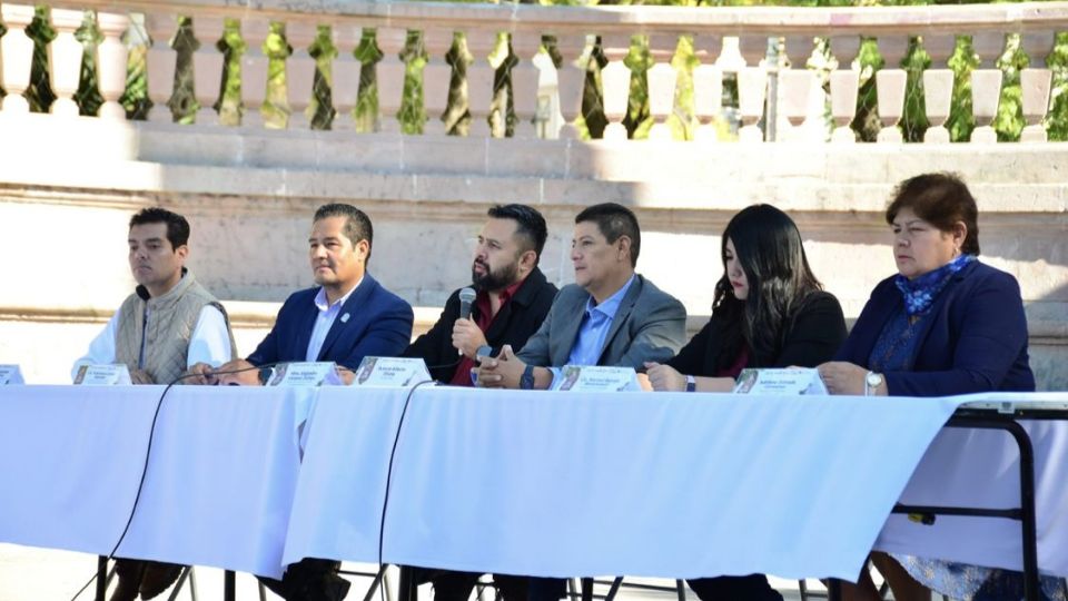 del 10 al 22 de diciembre en la Exedra de la Plaza se presentará el Festival Navideño, con espectáculos artísticos musicales y de danza. Asimismo, como parte de las actividades de “Navidad en tu Colonia”, del 7 al 17 de diciembre