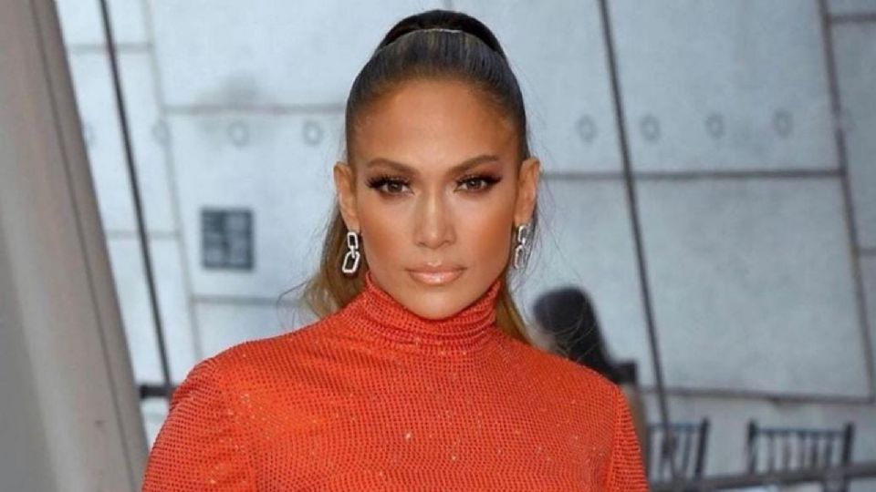 JLo ha impuesto el rojo como el color de la temporada.