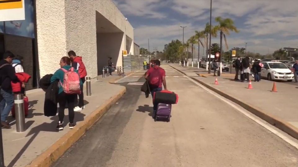 En el Aeropuerto de Aguascalientes tras su llegada