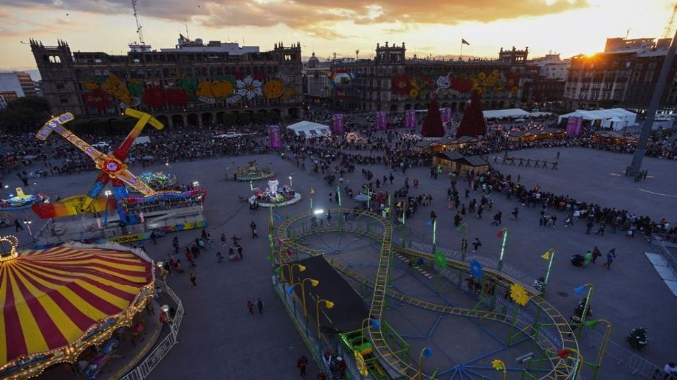 La Verbena Navideña tiene entrada gratuita y se encuentra en el Zócalo de la CDMX