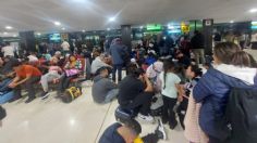 VIDEO | Caos en aeropuerto de Tijuana, cientos de viajeros siguen atrapados esta Navidad