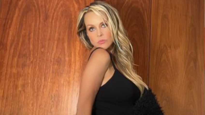 Fey presume botas largas en look navideño que robó todas las miradas de la red