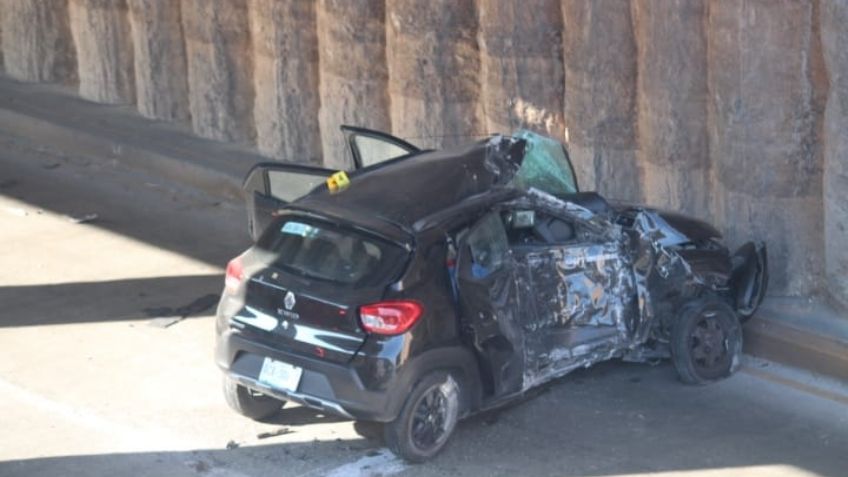 Conduce a 144 km/h y mata a su acompañante tras chocar contra pilar