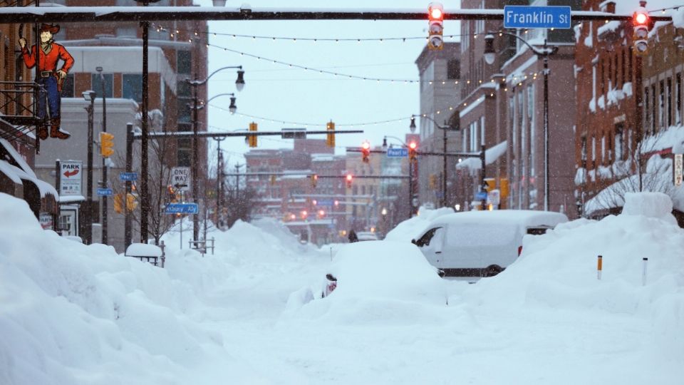 Las personas que perdieron la vida fueron halladas en coches, casas y bancos de nieve.