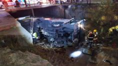 Tragedia en Nuevo León: vuelca camión de ruta en un arroyo y deja al menos 20 pasajeros heridos