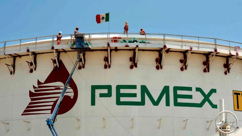 AMLO da espaldarazo a Pemex y asegura que pagará puntualmente los vencimientos de las deudas anteriores