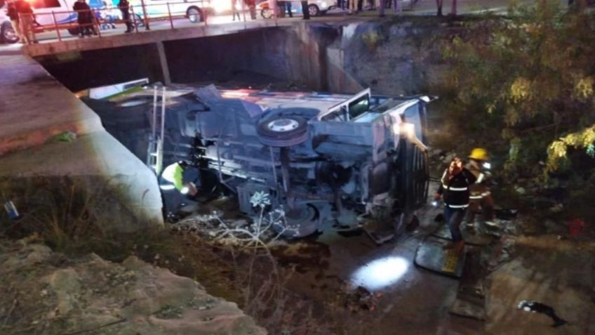 Tragedia en Nuevo León: vuelca camión de ruta en un arroyo y deja al menos 20 pasajeros heridos