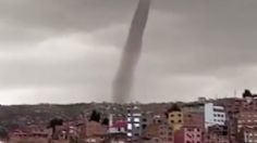 VIDEO | Las espectaculares imágenes de un inusual tornado que causó pánico entre habitantes de Bolivia