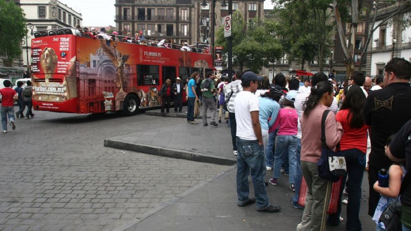 Tragedia en CDMX: muere mujer por infarto al interior del Turibus en el Centro Histórico