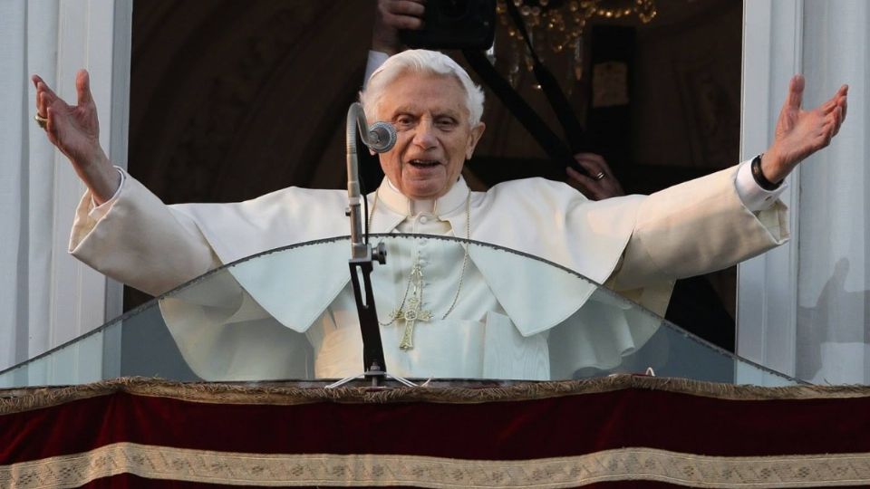 Ratzinger dimitió como máximo jerarca de la Iglesia Católica en 2013, desde entonces vive en un monasterio del Vaticano.