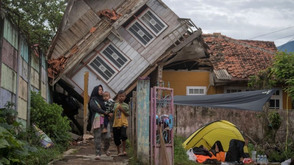 El epicentro del terremoto se situó a 18 kilómetros de la localidad de Banjar. FOTO: Reuters