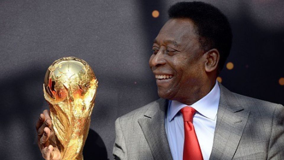 Pelé abandona el hospital