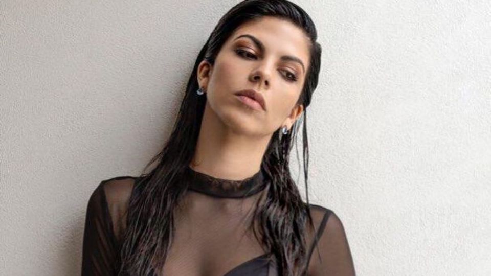 África Zavala se coronó como la Merlina más sexy de Instagram con este atuendo gótico y sensual