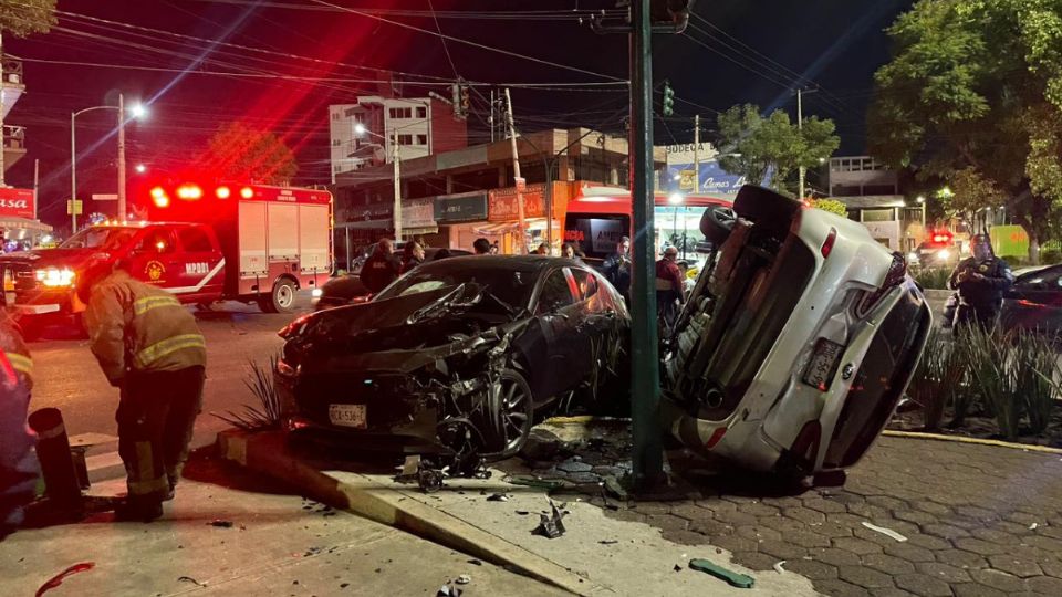 Trasladaron a los lesionados a un hospital.