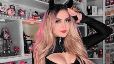 La streamer AriGameplays paraliza TikTok con su atrevido atuendo de "Merlina"