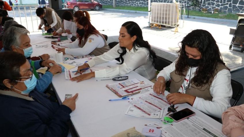 Inicia en CDMX la entrega de Tarjetas de Bienestar para personas adultas