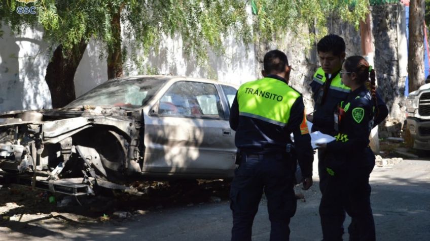 SSC retira vehículos abandonados en Tlalpan para mantener libre tránsito