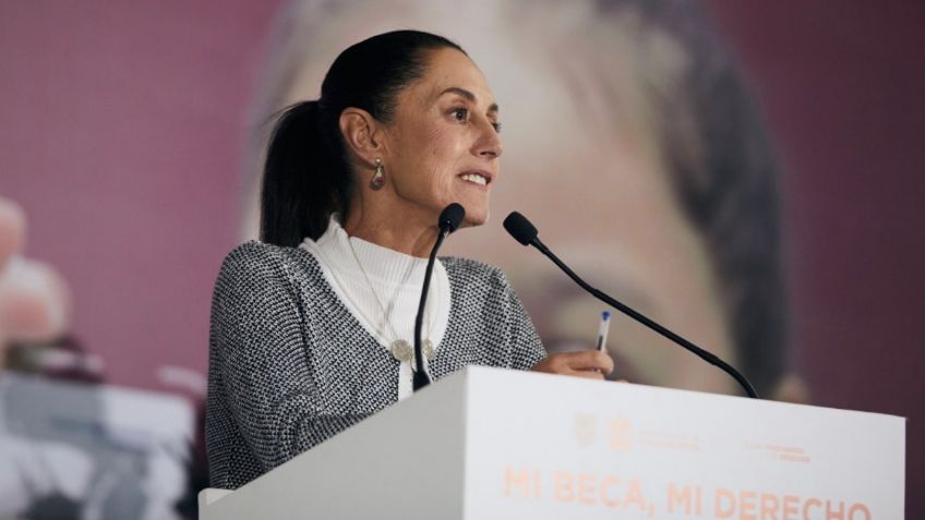 Claudia Sheinbaum celebra con familias capitalinas derecho constitucional de "Mi beca para Empezar"