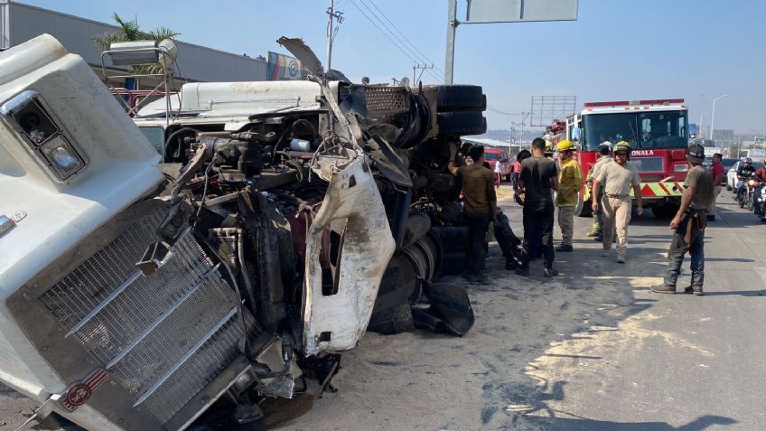 Cuatro lesionados leves deja accidente en la carretera libre a Zapotlanejo