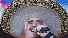 Contén la respiración antes de conocer cuánto pesaban los trajes de Vicente Fernández