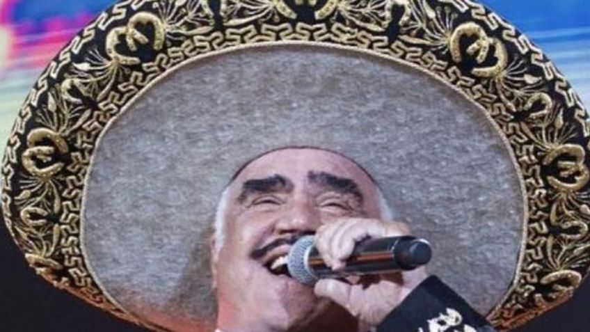 Contén la respiración antes de conocer cuánto pesaban los trajes de Vicente Fernández