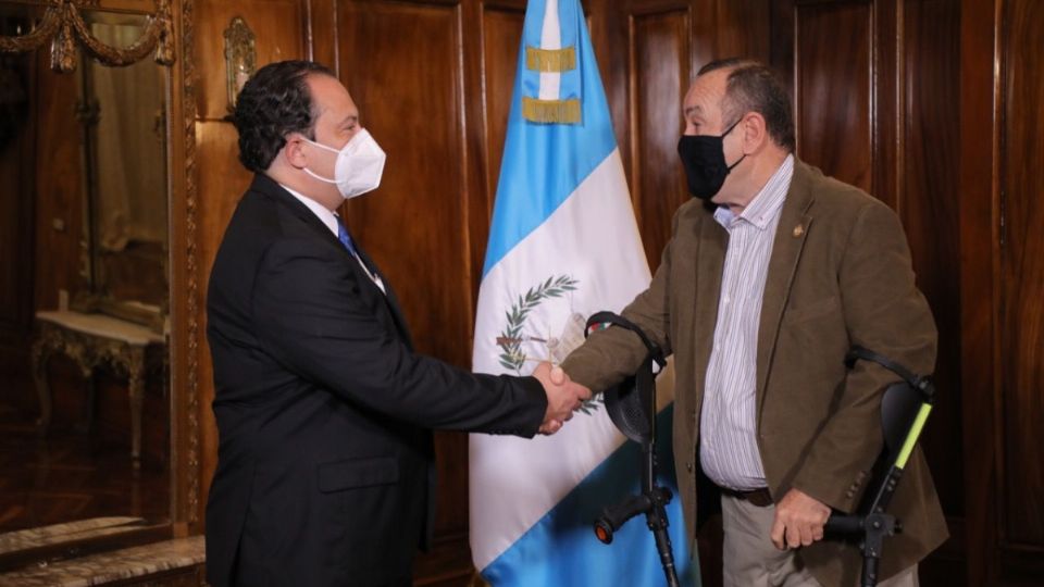 Búcaro ha servido a la nación como embajador y plenipotenciario de Guatemala. Foto: Especial
