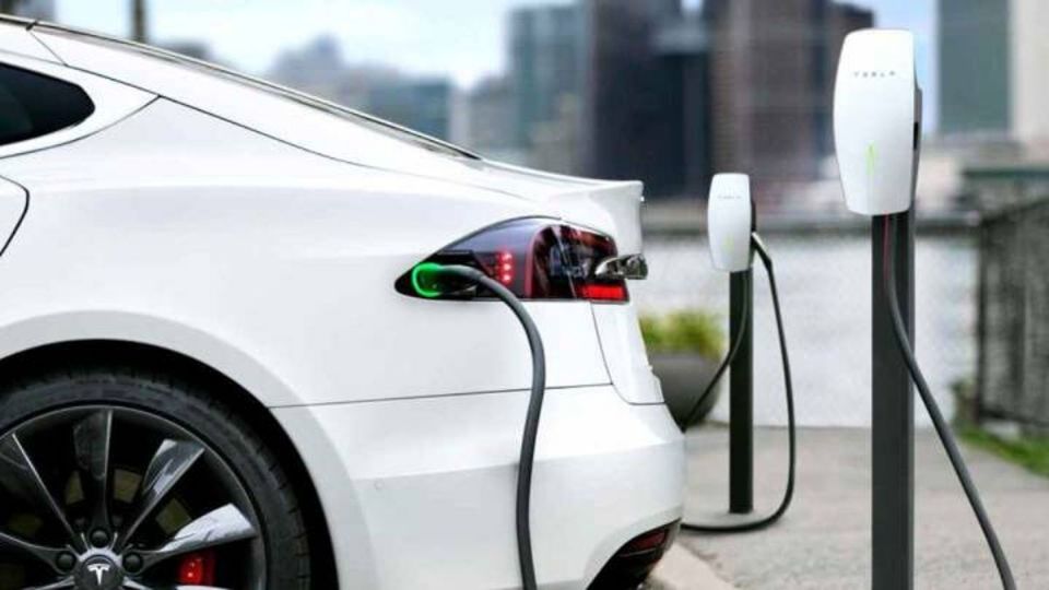 Se prevé que se vendieron alrededor de 18 mil 82 autos eléctricos a nivel mundial en el 2021. Foto: Archivo