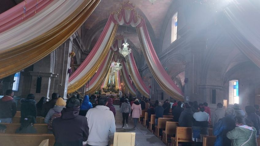 Iglesia en Tlalpujahua, Michoacán, al punto del colapso; sacerdote se niega a cerrarla, pese al riesgo