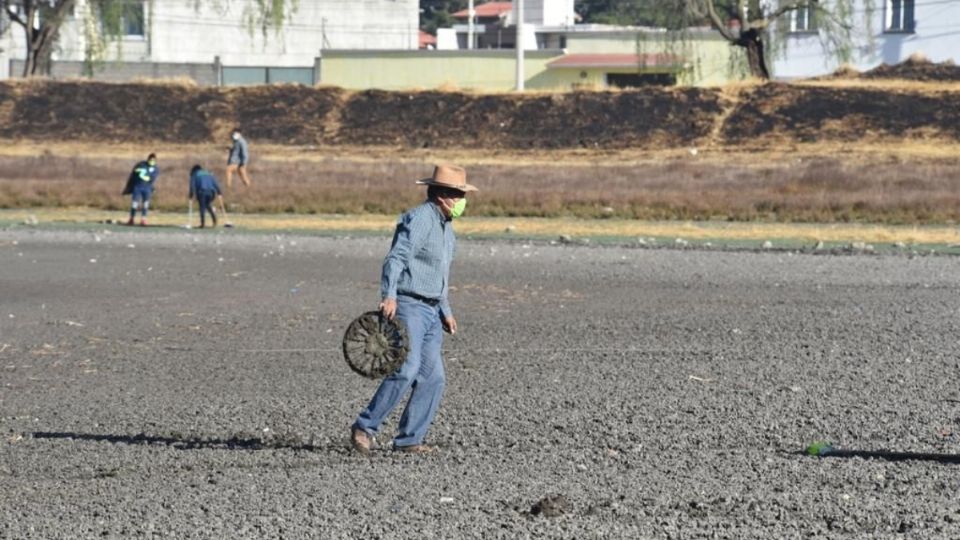 La Laguna de Ojuelos en Zinacantepec, se secó por completo desde 2021. (Foto: Especial)