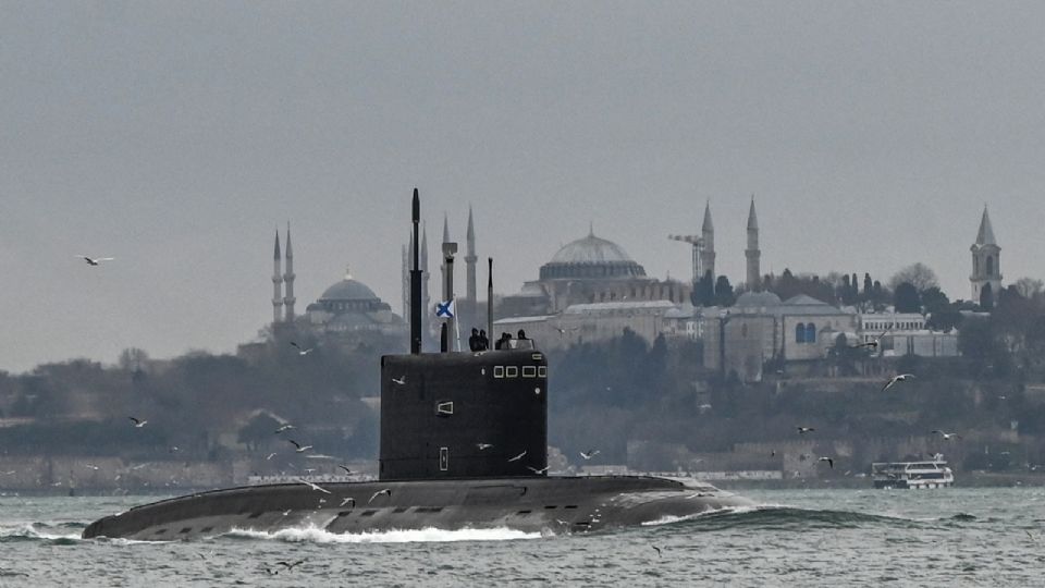 Militarse rusos se movilizan cerca de Estambul. (Foto: AFP)