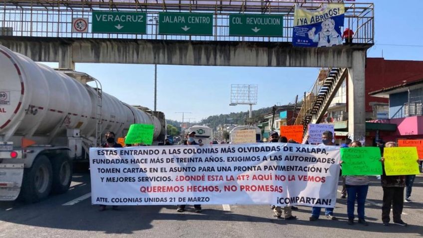 “No queremos promesas”: Colonos bloquean carretera en Veracruz para exigir obras