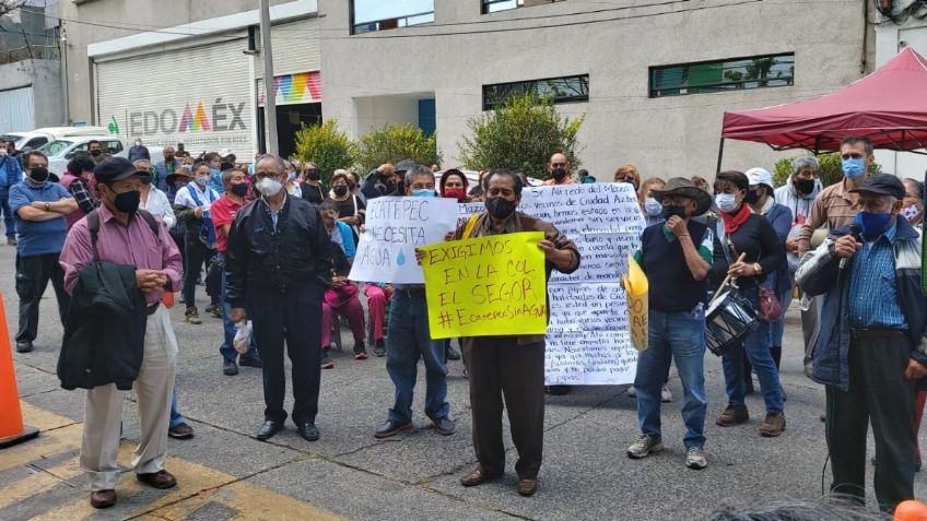 Vecinos de Ecatepec denuncian escasez y "huachicoleo" del agua