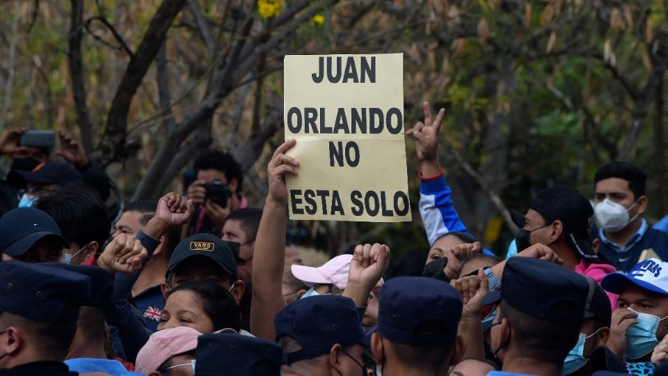 Seguidores del expresidente manifestaron su apoyo contra la extradición. (Foto: AFP)