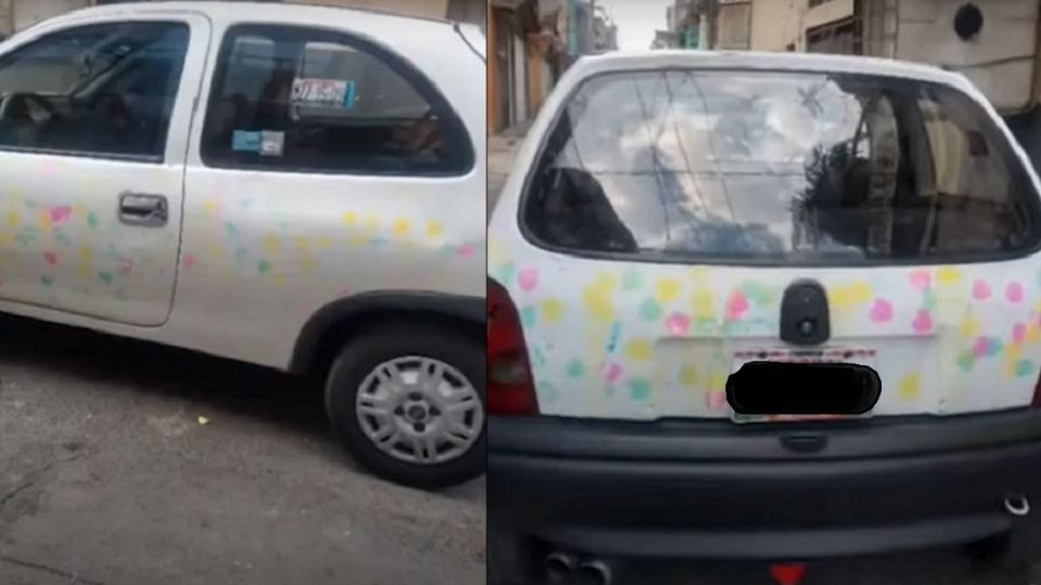 Mujer daña la carrocería del coche de su esposo colocando post-its con mensajes de amor (Foto: Especial)