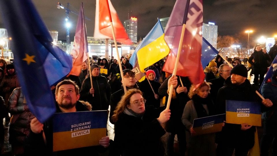 Protesta en Varsovia en apoyo a Ucrania y rechazo a Putin. (Foto: AFP)