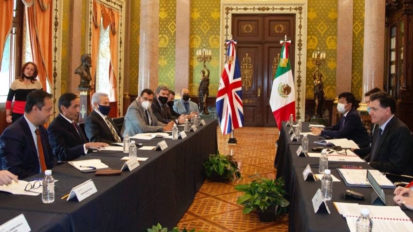 Hacienda presume programas insignia con alcalde de Londres