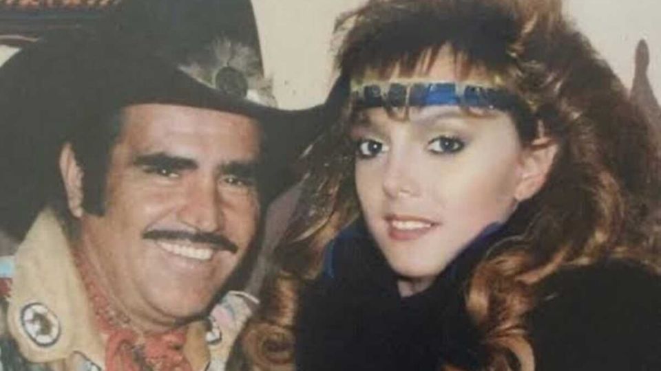 La actriz trabajó con Vicente Fernández y se enamoraron Foto: Instagram