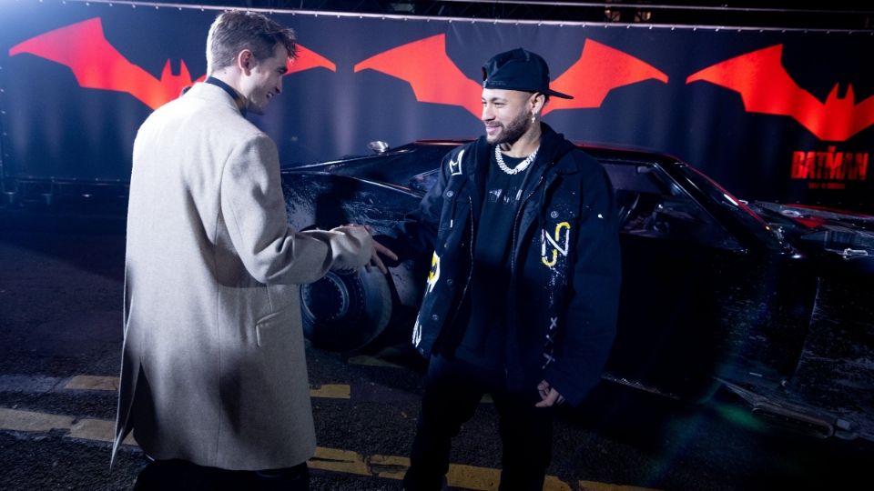 Neymar fue a la premier de The Batman y no perdió la oportunidad de saludat a 'Battinson'. Foto: @TheBatman